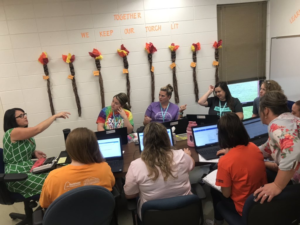aneill2018's tweet photo. Our 2nd grade #PSEtribe digging deeper into math curriculum w/ our district math leaders! Thanks for joining us Heather &amp; Christy! #PSESoars #PSElearns https://t.co/niMCzMdlgc