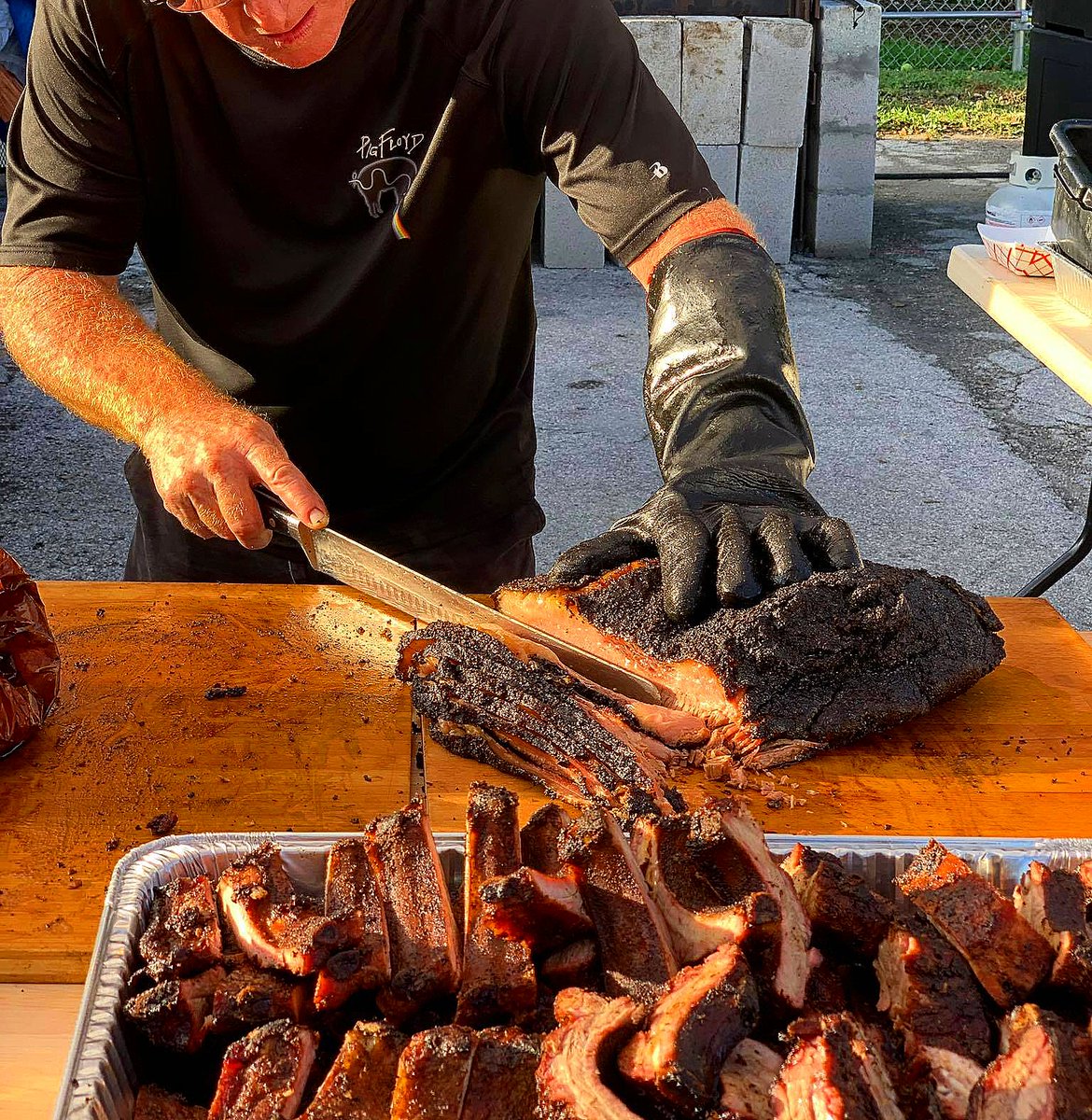 bbqnbrew's tweet photo. Pig Floyd BBQ Bus...
The "Q" speaks for itself..
#pigfloydbbq #palmettobay #southwood #bbqbus #woodfired #brisket #bark #porkribs #pork #beef #foodporn #barbecue #smoke #food #foodphotography #bestbbqinmiami #miaminewtimes https://t.co/kOM6582tiJ