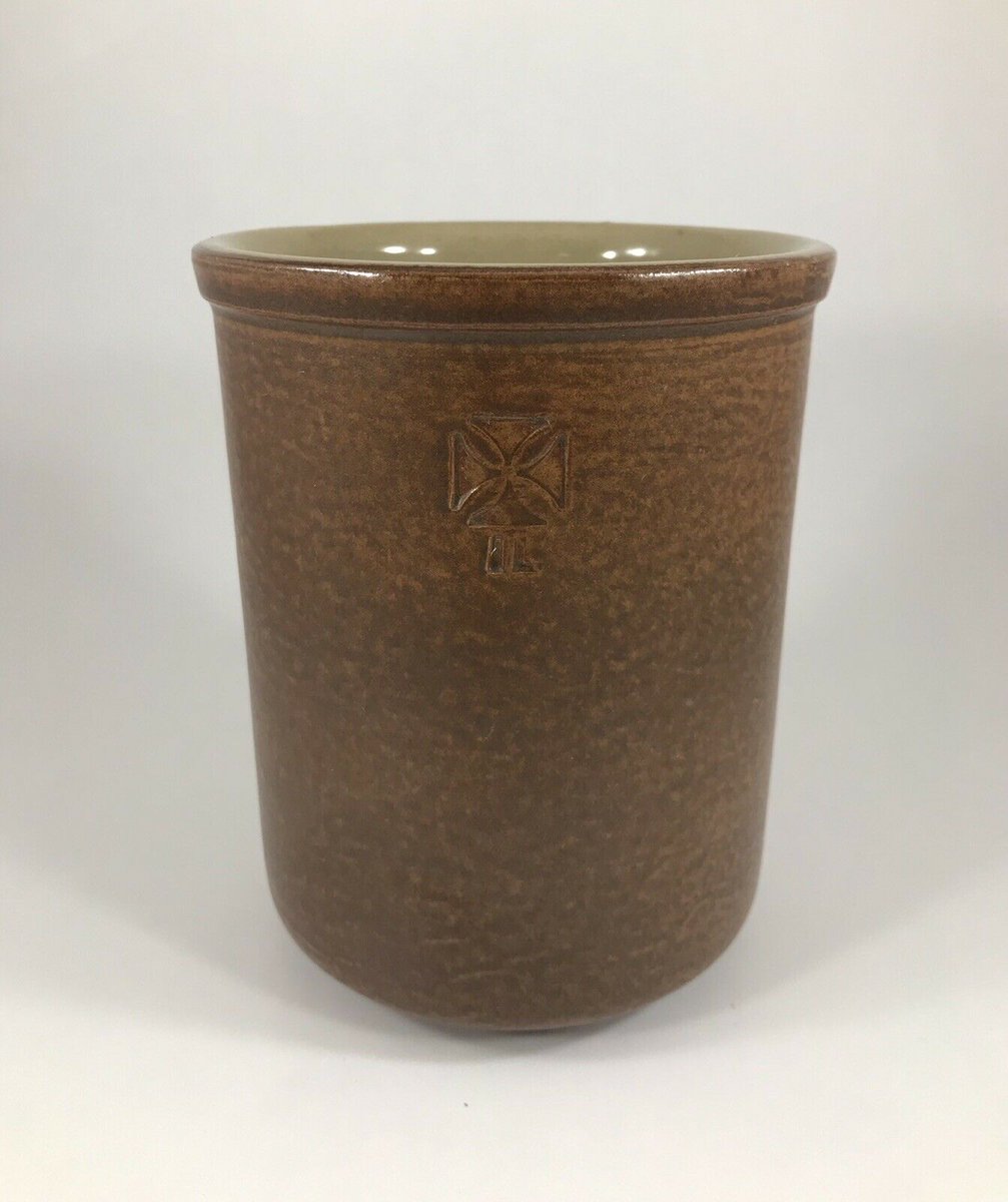 English Pottery Stoneware Iron Cross Mark Utensil Crock 1 Liter Brown

ebay.com/itm/2027652376…

#pottery #potterycollector #vintage #collection #studio #artisanmade #handmade #clay #madeinengland #englishpottery #ironcross