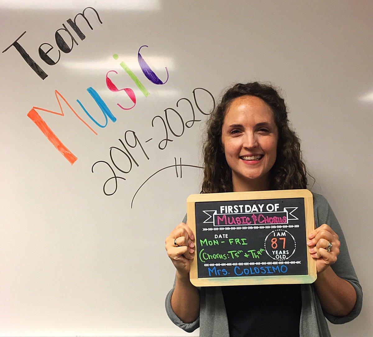 🎶 Meet the Ashlawn Music Team! 🎶
-Mrs. Colosimo teaches General Music and Chorus.
-This is Mrs. Colosimo’s 5th year as an Eagle.
-One of her favorite books is “When Marian Sang.”
-Mrs. Colosimo sings in an award-winning quartet!

<a href="/Ashlawneagles/">Ashlawn Eagles</a> <a href="/APSArts/">APS Arts Education</a>