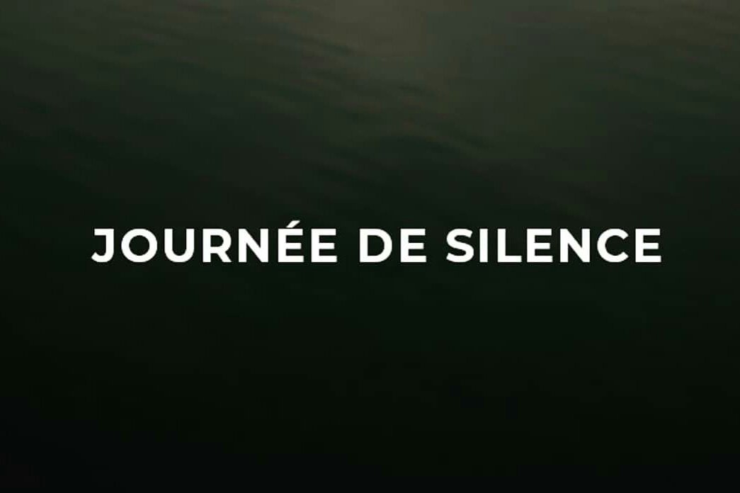 jamel_ben23's tweet photo. تلبية لطلب النجم الجزائري العالمي #سولكينغ حداداً على ضحايا الحفل 
#journeedesilence #jesuissoolking #je_suis_soolking #soulking #deuil #حداد #الحداد #الجزائر #algeria #algerie #laliberte @Soolking https://t.co/rr3o9kwDzb