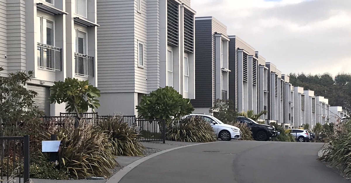 MarkSReynolds's tweet image. I mean, they’ve tried but the Stepford Wives would not be out of place at #Stonefields 
(Also note lack of stonemasonry on Stonemason Drive).