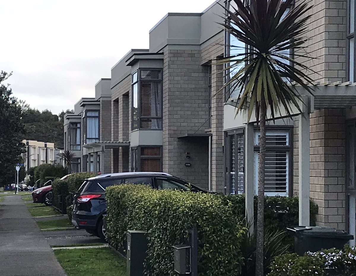 MarkSReynolds's tweet image. I mean, they’ve tried but the Stepford Wives would not be out of place at #Stonefields 
(Also note lack of stonemasonry on Stonemason Drive).