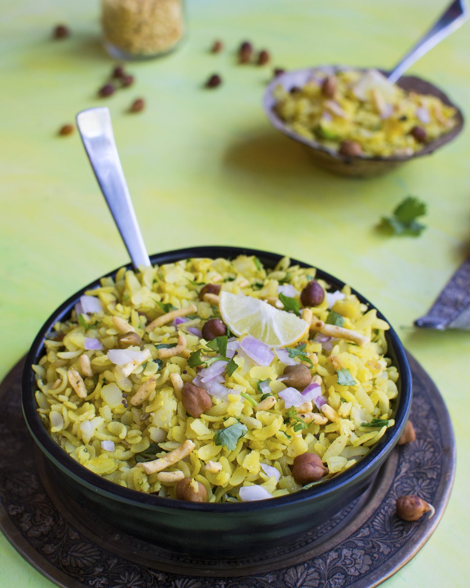 MittiCafe's tweet photo. When in #Indore, Breakfast like Indoris! 
But, also add power to your health. #PowerPoha at #Mitti is loaded with Kala Chana to give you the #proteinkick you need for the morning!🌞

#Organic #Fresh #Desi #Poha #IndoriPoha #Breakfast #BreakfastClub #MittiCafe #India #OrganicCafe https://t.co/v4labulh3n