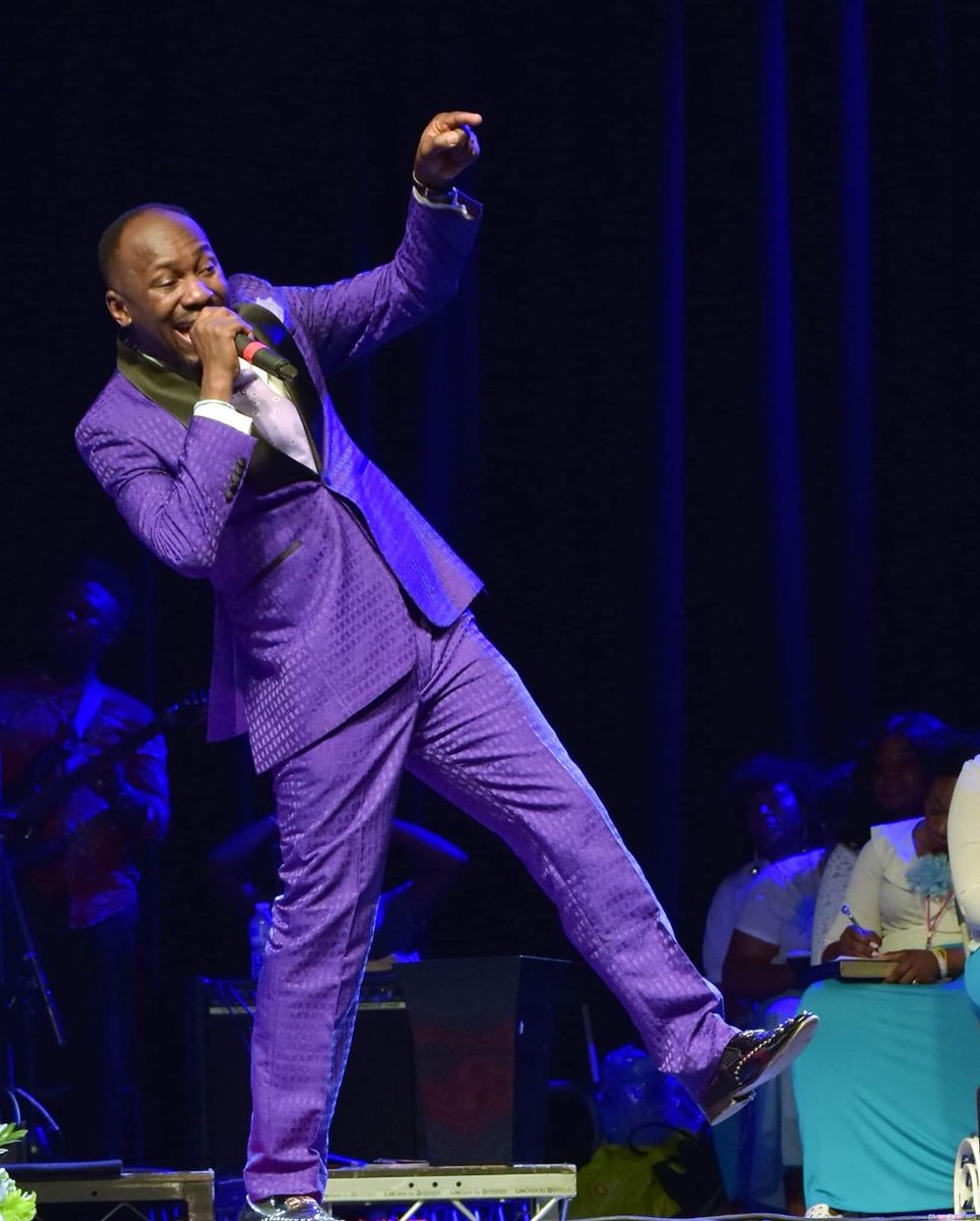 ofmhamburg's tweet photo. MANCHESTER, UNITED KINGDOM
OPEN HEAVENS 2019!(26TH AUGUST)
WITH APOSTLE JOHNSON SULEMAN.

• In the Name of Jesus Christ, the era where evil triumph over good in your life is OVER!

#FromAuchiToTheWorld
#JesusIsInTown
#OpenHeavens2019
#Manchester #UnitedKingdom
#Day1Evening. https://t.co/9s9Z2IHQ93