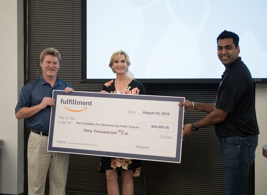 FoundationOKCPS's tweet photo. The new @amazon OKC fulfillment center launched over the weekend, and with that launch came a $30,000 donation to help fund an @OKCPS STEM Center!

Thank you, Amazon, for giving back to our students. Welcome to OKC! https://t.co/kCH2tDUmbn
