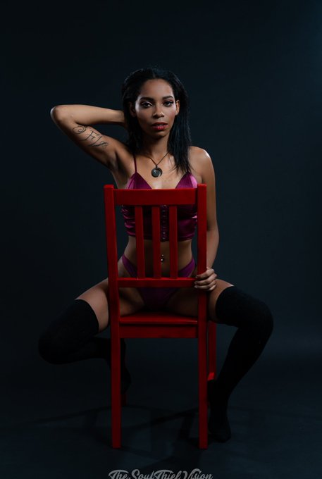 ✨So many things to sit on 💜 https://t.co/9CEfwHWrux