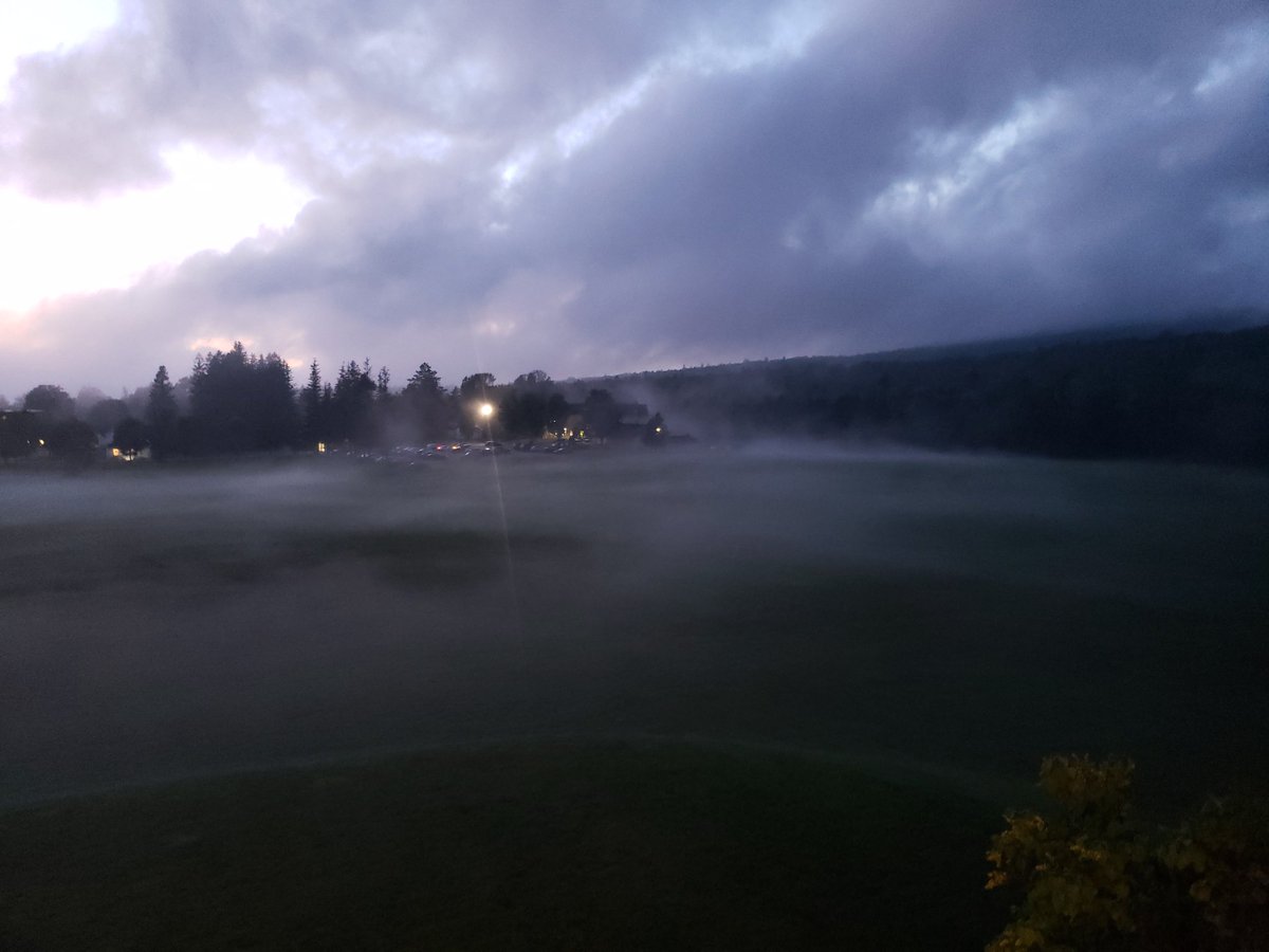 DianaCejasMD's tweet image. Foggy Bread Loaf + all of the amazing writers that I got to read with on the (foggy-ish) night of the Dark Tower reading

Read the poem for which this reading was named,  "From the Dark Tower" by Countee Cullen, at
allpoetry.com/From-The-Dark-…

#BLWC19