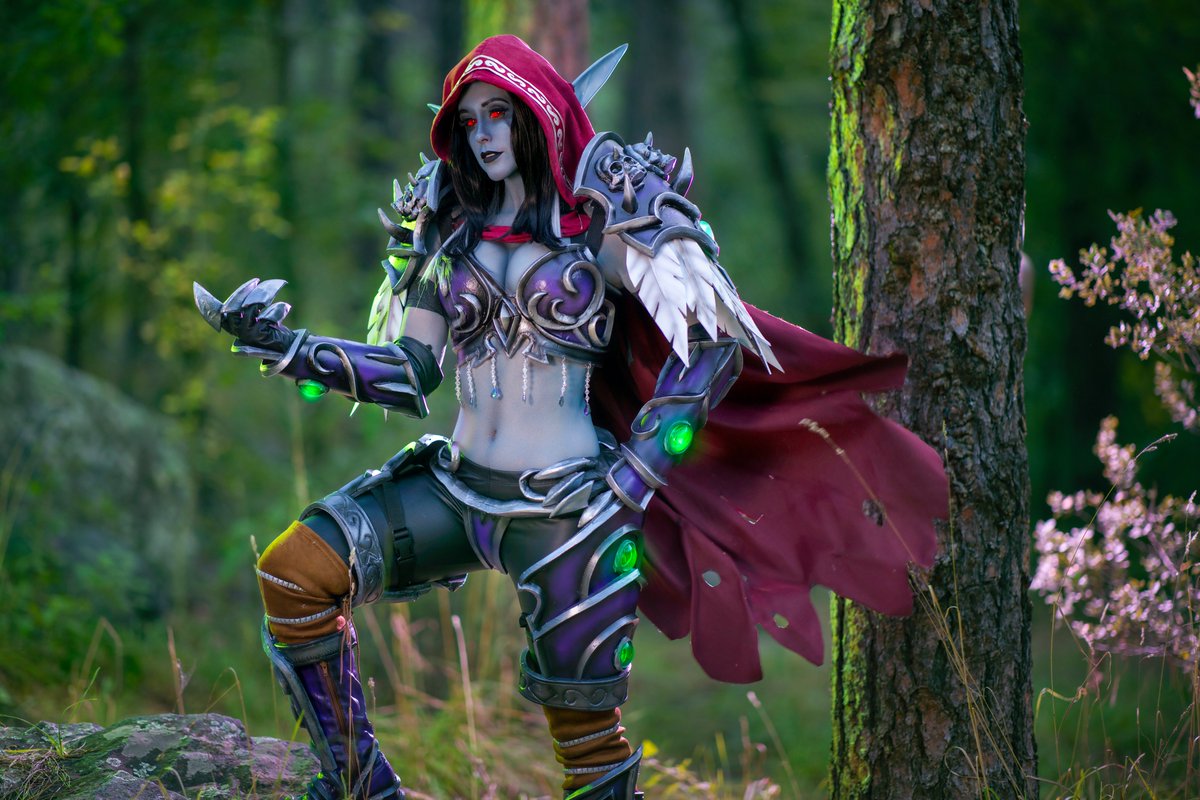 megturney's tweet photo. While you're in the queue to log on to #WoWClassic, don't forget to pay your respects to the Dark Lady. Specifically, me dressed as the Dark Lady lolol

Costume by Me, @OJessicaNigri, and @FakeNerdBoy during one of the craziest/coolest weeks of my life!
Photo by @MartinWongPhoto https://t.co/iTbjOHnCs4