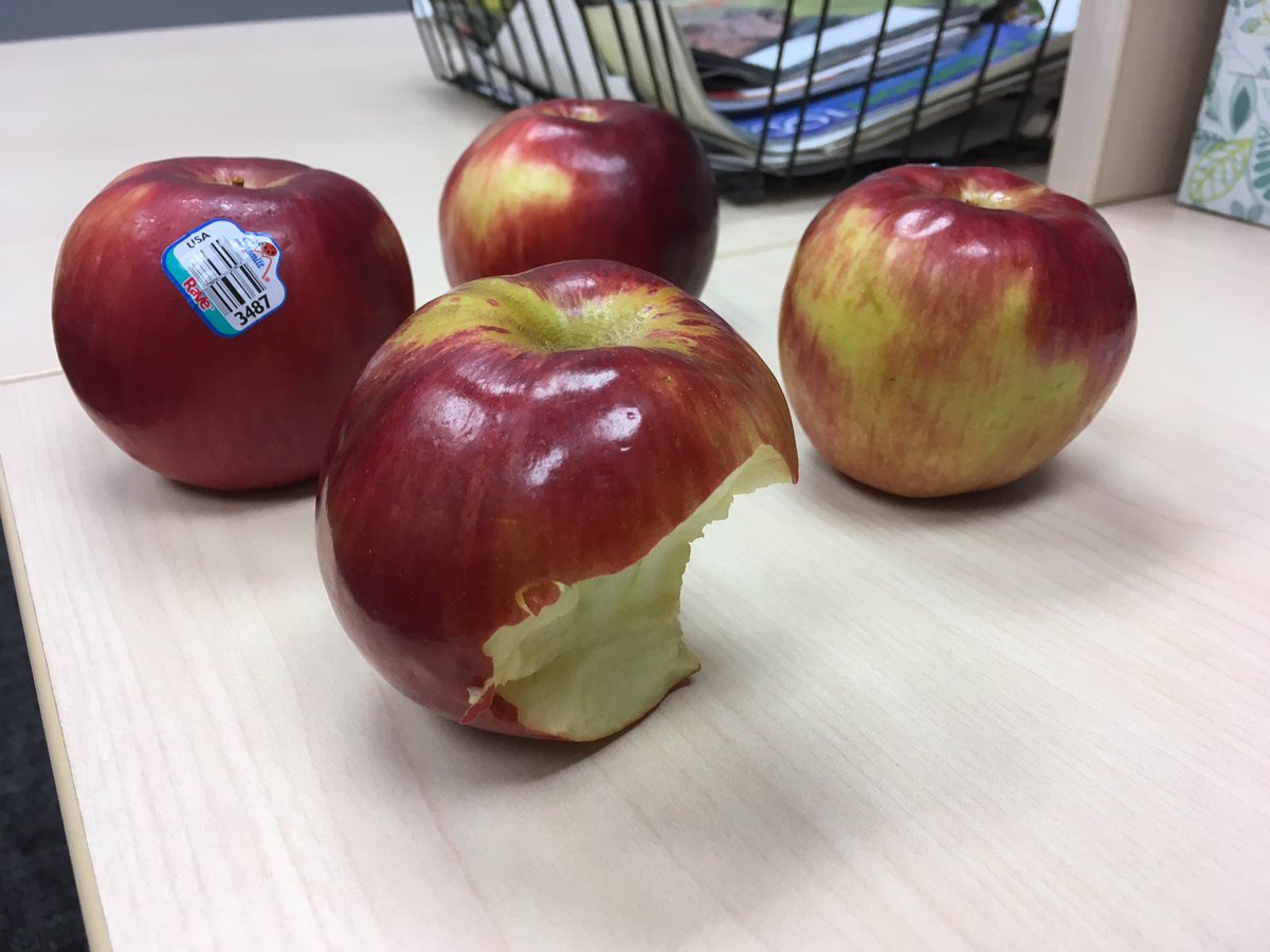 Kluest's tweet photo. Apparently the #RaveApples season has started! I had my first today. https://t.co/4OKLL9aJvO