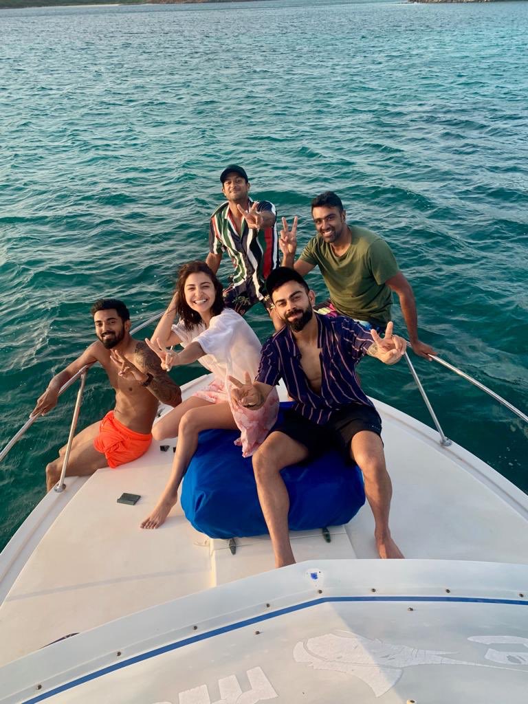 ashwinravi99's tweet photo. Seaside plus sunset is a deadly combination👌 https://t.co/u7YpSQR9db