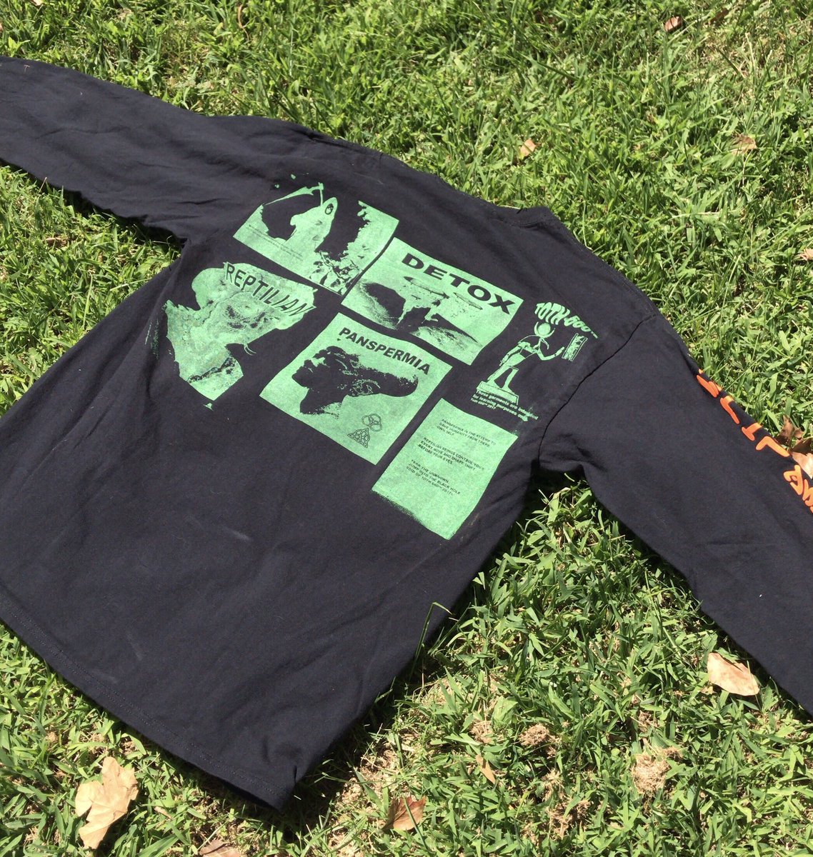 TOTH_660's tweet photo. a few mediums and XL available DM to purchase before drop. #TOTH660 https://t.co/bsE8L86ixi