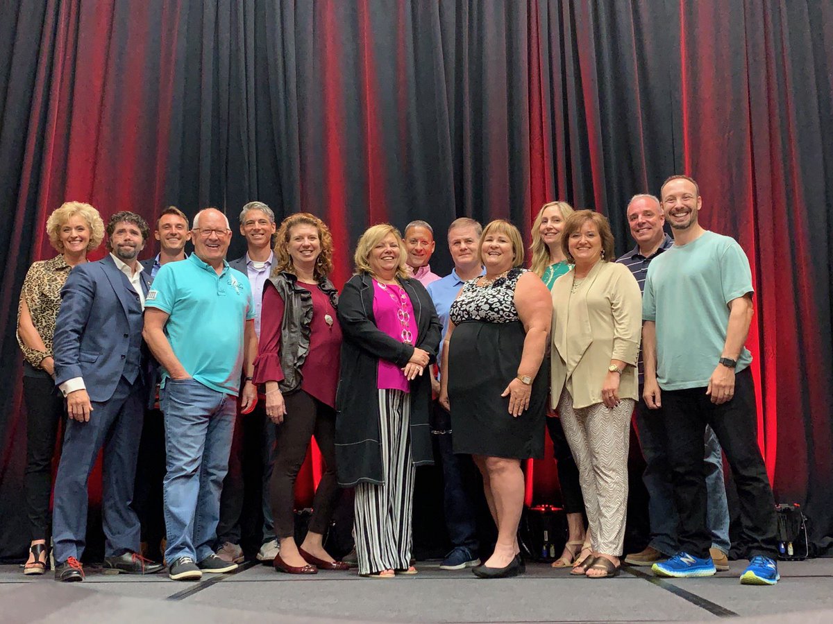 HollyHoffmanS21's tweet photo. @CoachJimJohnson Excited to be part of the Midwest Speakers Bureau Showcase #elevate #toinspirw #toinform #toinspire @MidwestSpeaker https://t.co/m1GBnJzsf1