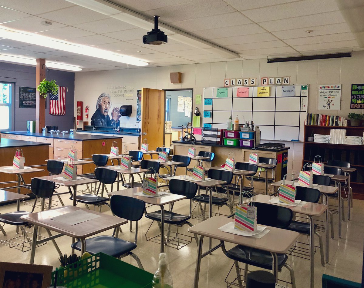 Room 120 is ready to go!! Looking forward to meeting my new physics students tomorrow! 😊