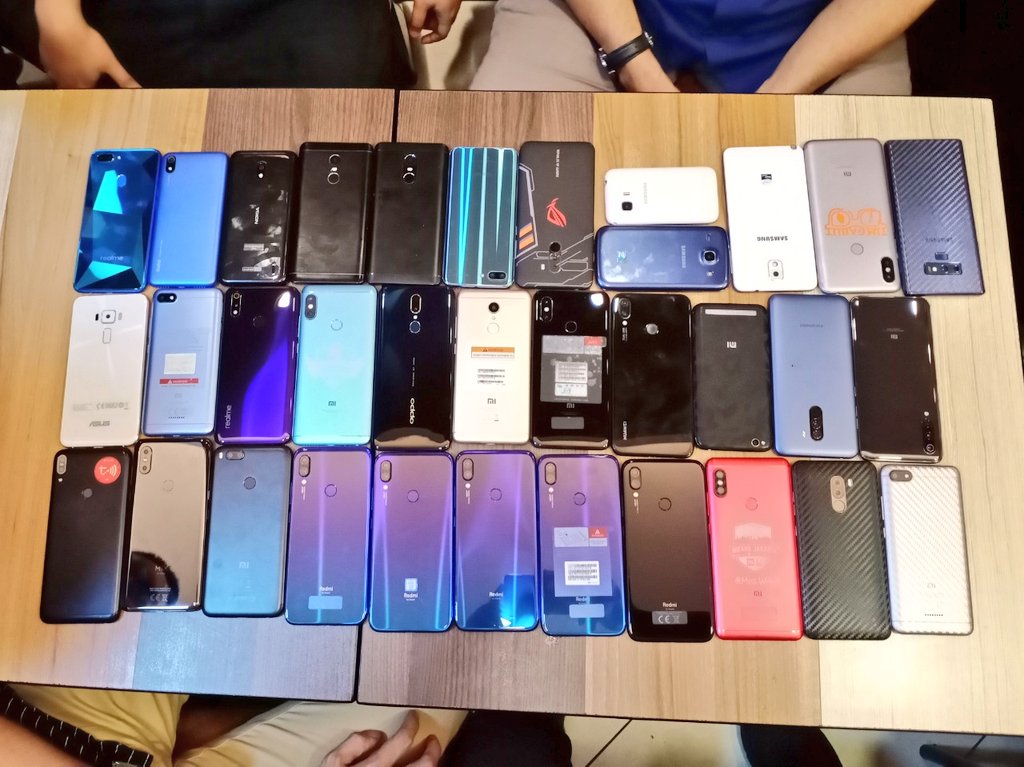 MiFans_Jakarta's tweet photo. Oleh oleh semalam
boleh kk ponselnya kk
mau kridit, kes, ada semua kk 😘👌
#towelHSW 
#AyoMeetUp 
#BudayakanMeetUp https://t.co/vjsKfprX1I