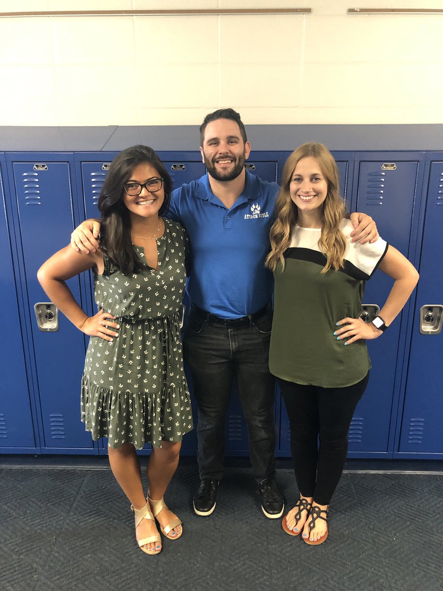 Miss_Gaden's tweet photo. Feeling thankful that I get to work with these awesome humans, and so many more at —>  @JeffersonJH68 🤗🥰👩🏻‍🏫 Happy Monday! https://t.co/LTgXCDr1cm