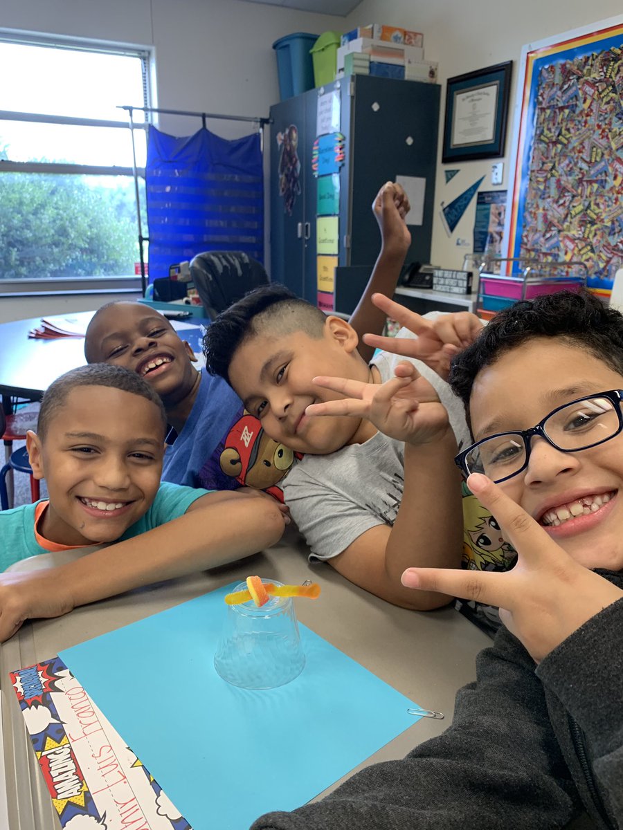 MrsDaleWSE's tweet photo. Super awesome amazing wonderful 1st day in 3rd grade!!! #wsetogether #wesavedfred https://t.co/EP8qYypRtI