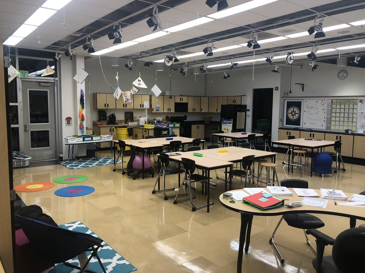JessiMarkey's tweet photo. Had a great first day of school! It is going to be a great year! #SASLearningSpace #sascompass https://t.co/x7qzg8mQ2P