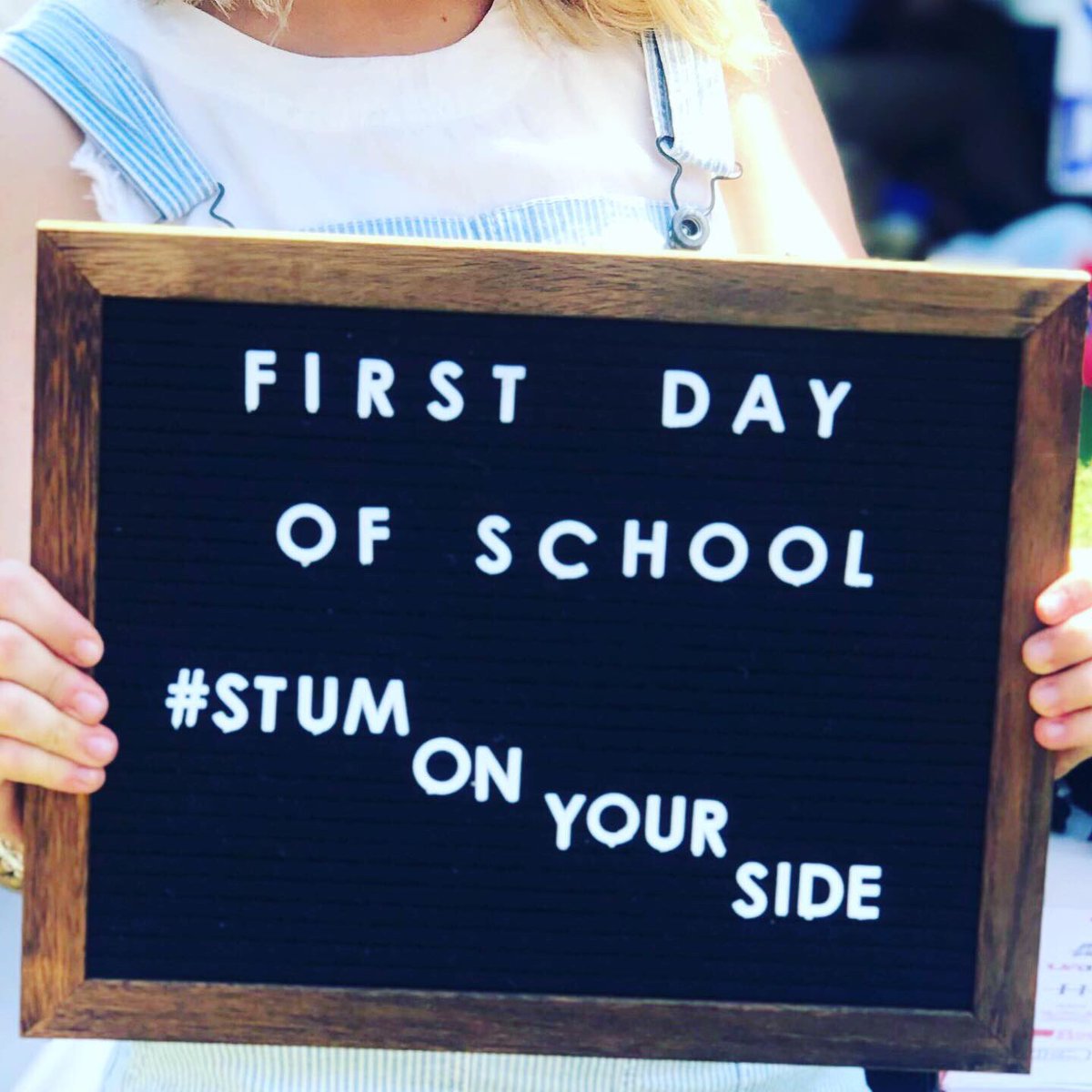 uatvnews's tweet photo. Hogs headed to HillFest to start the 2019 fall semester. Organizations offered opportunities for campus involvement. Be on the lookout for more information on how to get plugged in & find your next niche. This is news you can use! #backpacktoschool #hillfest #resources4razorbacks https://t.co/0SX0ZYq3ap