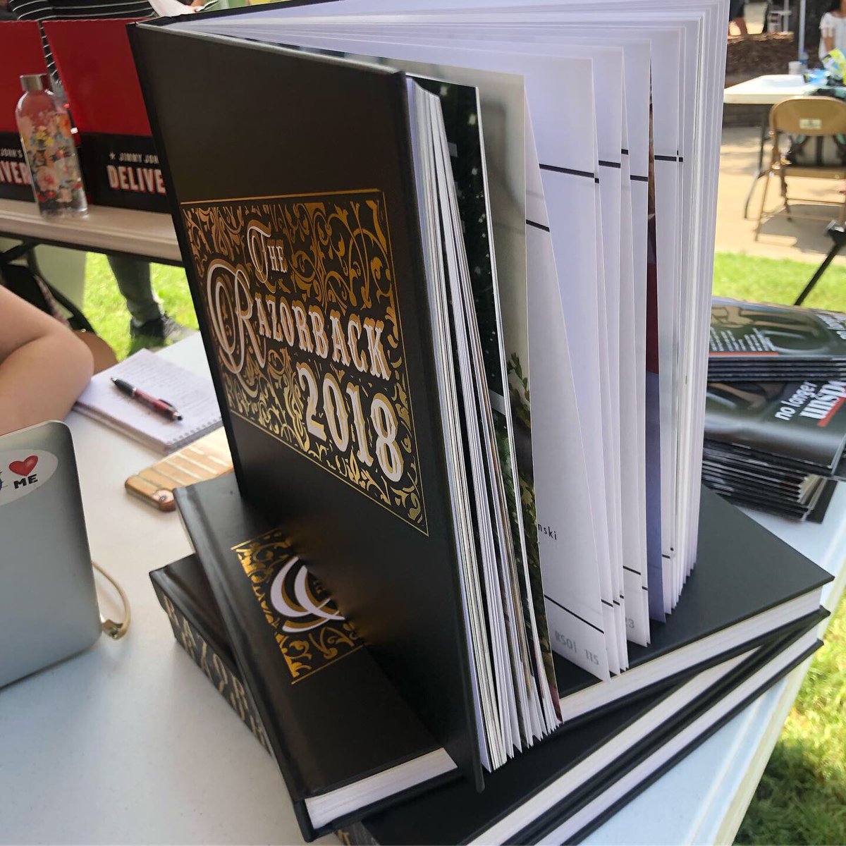 uatvnews's tweet photo. Hogs headed to HillFest to start the 2019 fall semester. Organizations offered opportunities for campus involvement. Be on the lookout for more information on how to get plugged in & find your next niche. This is news you can use! #backpacktoschool #hillfest #resources4razorbacks https://t.co/0SX0ZYq3ap