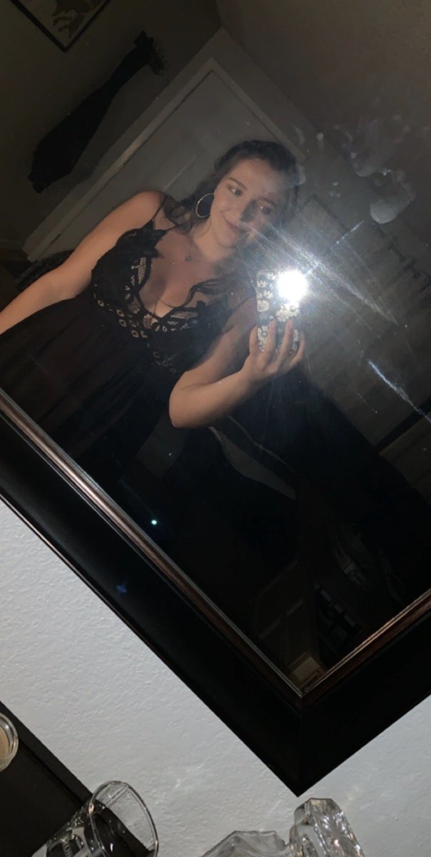 bailee_tatum's tweet photo. Thought these pictures were worth posting 🥰 https://t.co/t05FobnJrk
