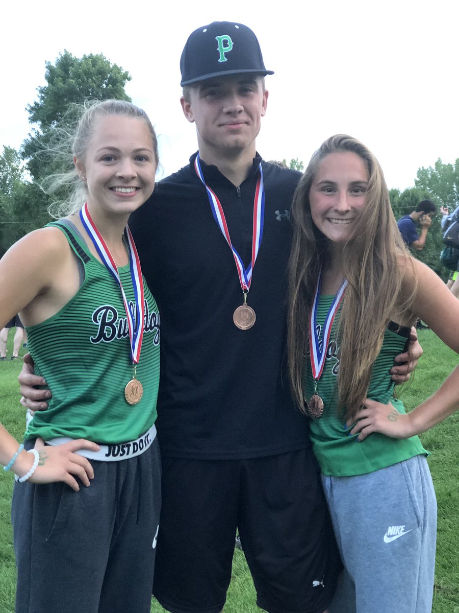 KWoelfel_runfun's tweet photo. Paynesville Bulldog Cross-Country Medal winners @ Morris Meet 8/26/19 https://t.co/YJcf3kUpcA