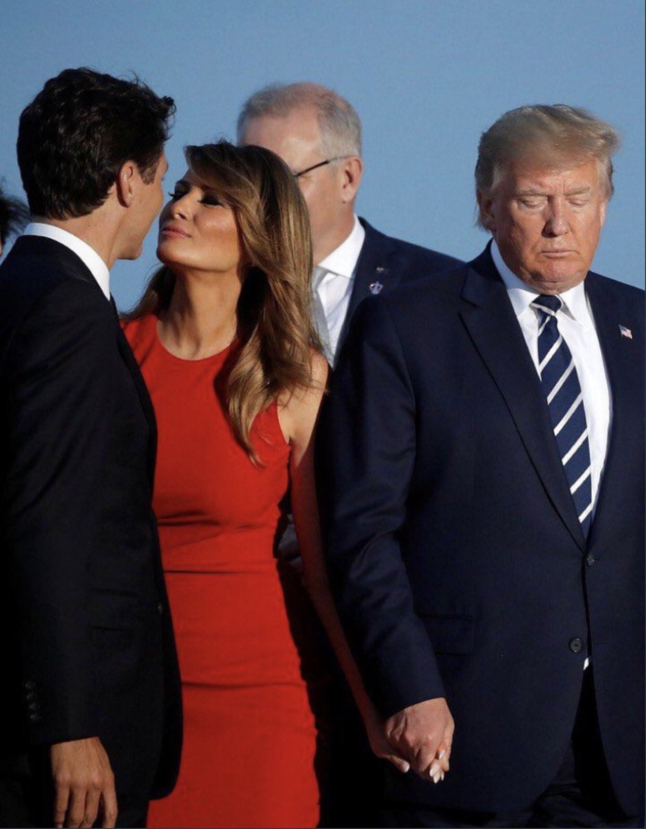 tonycgeorge's tweet photo. @ElectSanePeople @AndrewT86155007 @IrishEyesofTX @WalshFreedom @realDonaldTrump LOL seriously tho, this picture is almost literally the DEFINITION of the word CUCK. All trump supporters do is PROJECT just like their Dear Leader aka poor old #CuckOLDinChief 🤣👌 https://t.co/nSJTMcMH4d