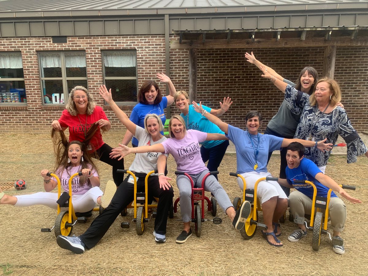 CarrieNorris76's tweet photo. It's a prerequisite to be a little cRaZy if you teach Kindergarten 😜🤣
BES K Team celebrates a great Day #1 with 80+ K Cuties!
@BrevardBees https://t.co/rVUOUEylRd