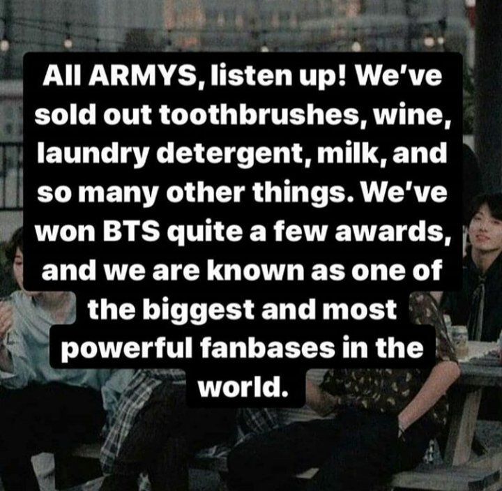 ArmyThangz's tweet photo. So somone came up with a plan. And im in 

@BTS_twt  #BTSMVAwards #PURPLECARPET https://t.co/Pz60Nfs0Pk