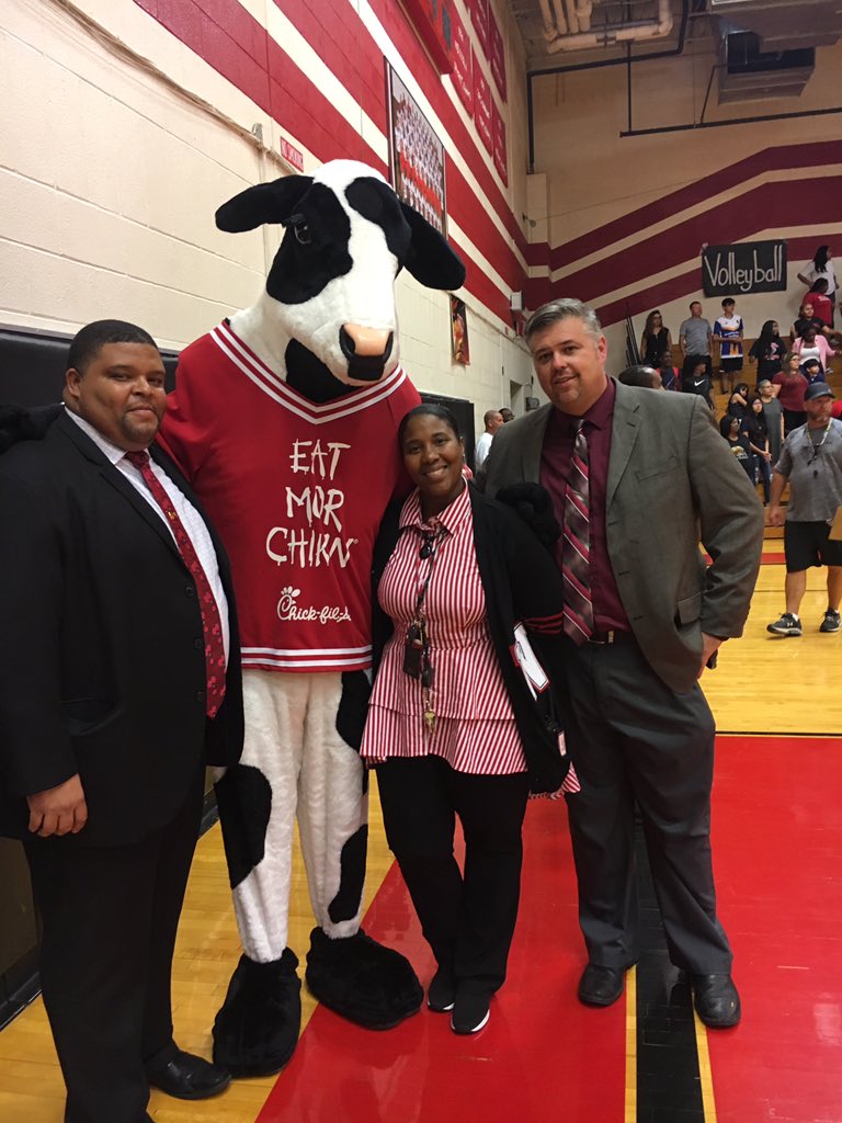 cfa1960walters's tweet photo. Thanks for the invite!  We had fun!!! @whs_bigredband @whschoircouncil @mr_davidmason @WHSFB_Boosters @whsmustangs @WHSMustangHoops @SpringISD  @TEOS_Westfield @westfieldchoir @whs_lariettes @WHSVarsityCheer https://t.co/G2HbY9SDVZ