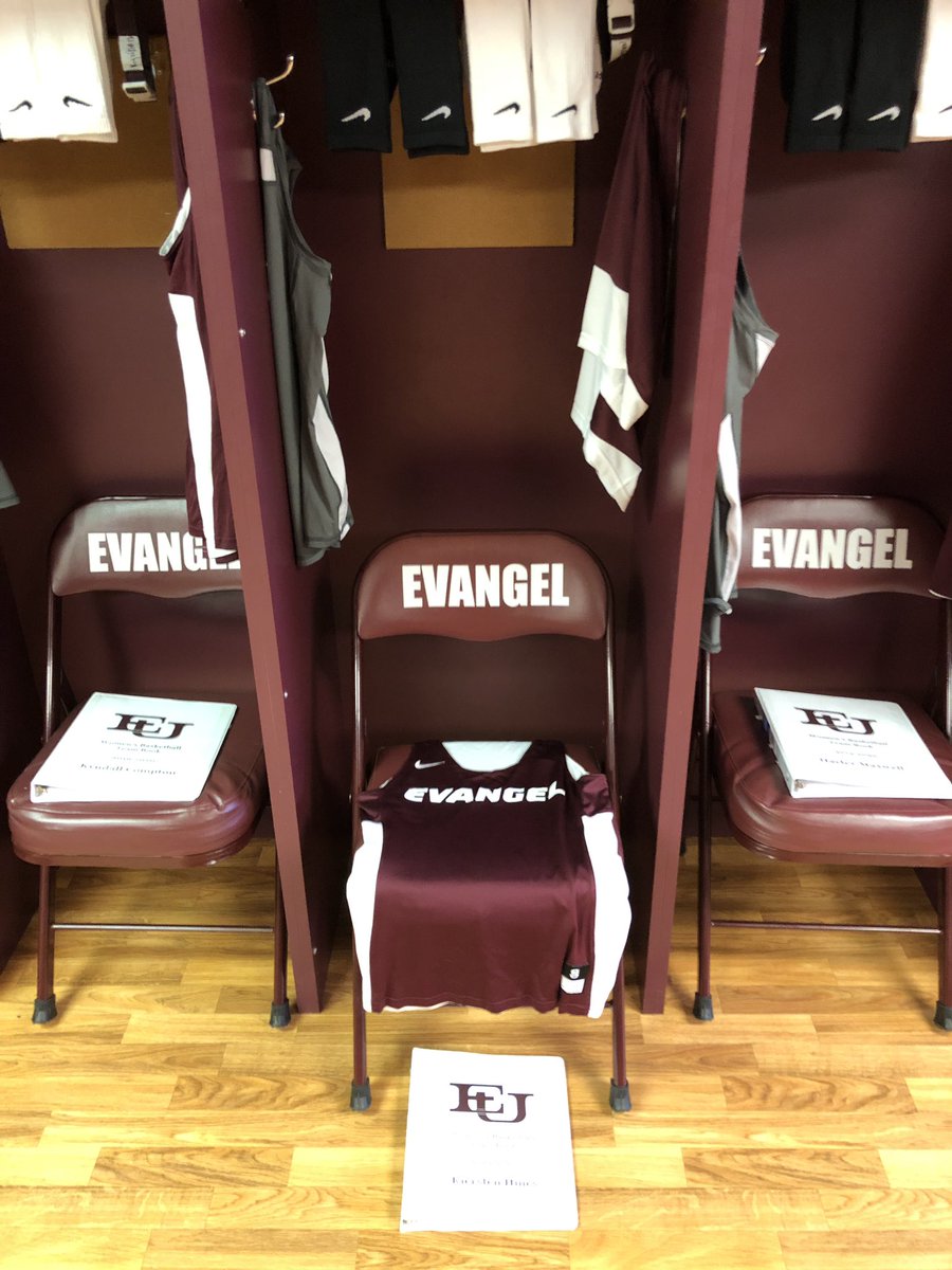 EvangelWBB's tweet photo. We are ready to get things rolling for pre-season! ๐#practicegear #nike #goEU https://t.co/S9CVyKECSo