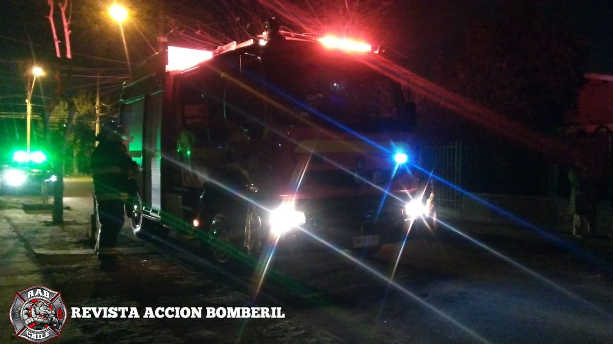 RABCHILE's tweet photo. BOMBEROS METROPOLITANO SUR
Ahora #RAB8 se encuentra en 10-7-1 (llamado eléctrico) en calle Centro América y José Simón Cañas.
@Bomberos_MetSur
Unidad: B-9
#RAB
#REVISTAACCIONBOMBERIL
#BOMBEROSDECHILE https://t.co/IusSkjMQZ4