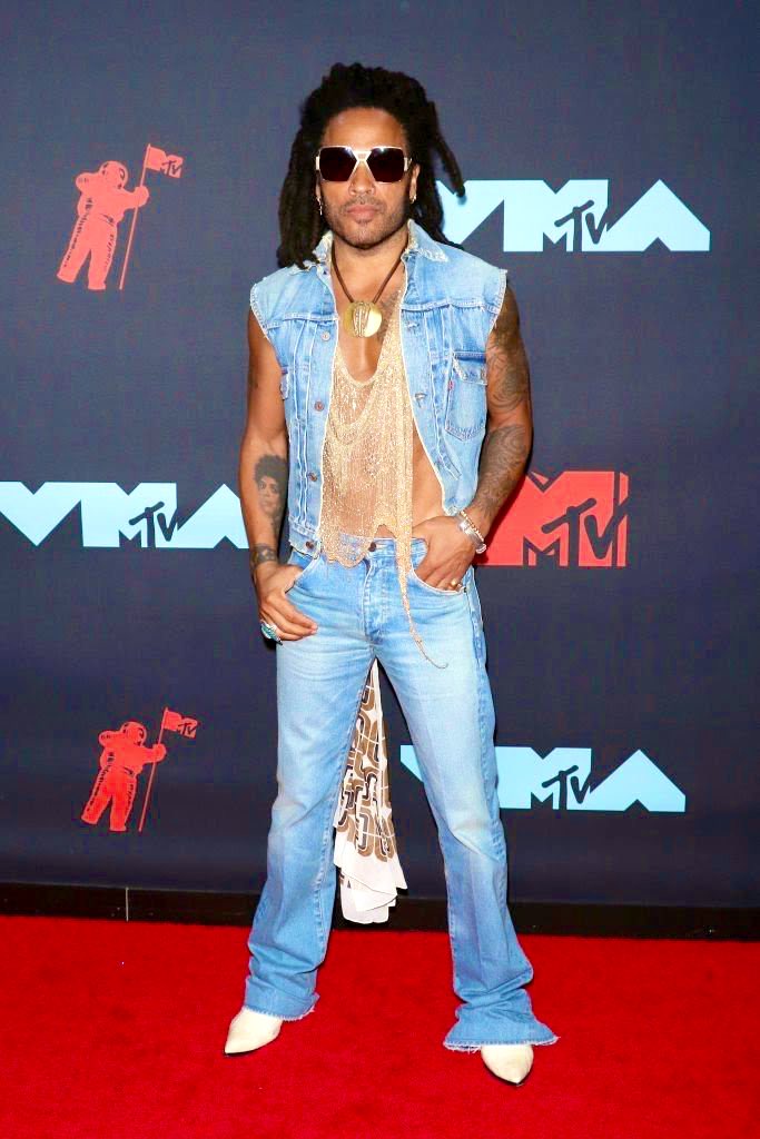 adamkudeimati's tweet photo. i literally want to be lenny kravitz one day https://t.co/957154Yx0f