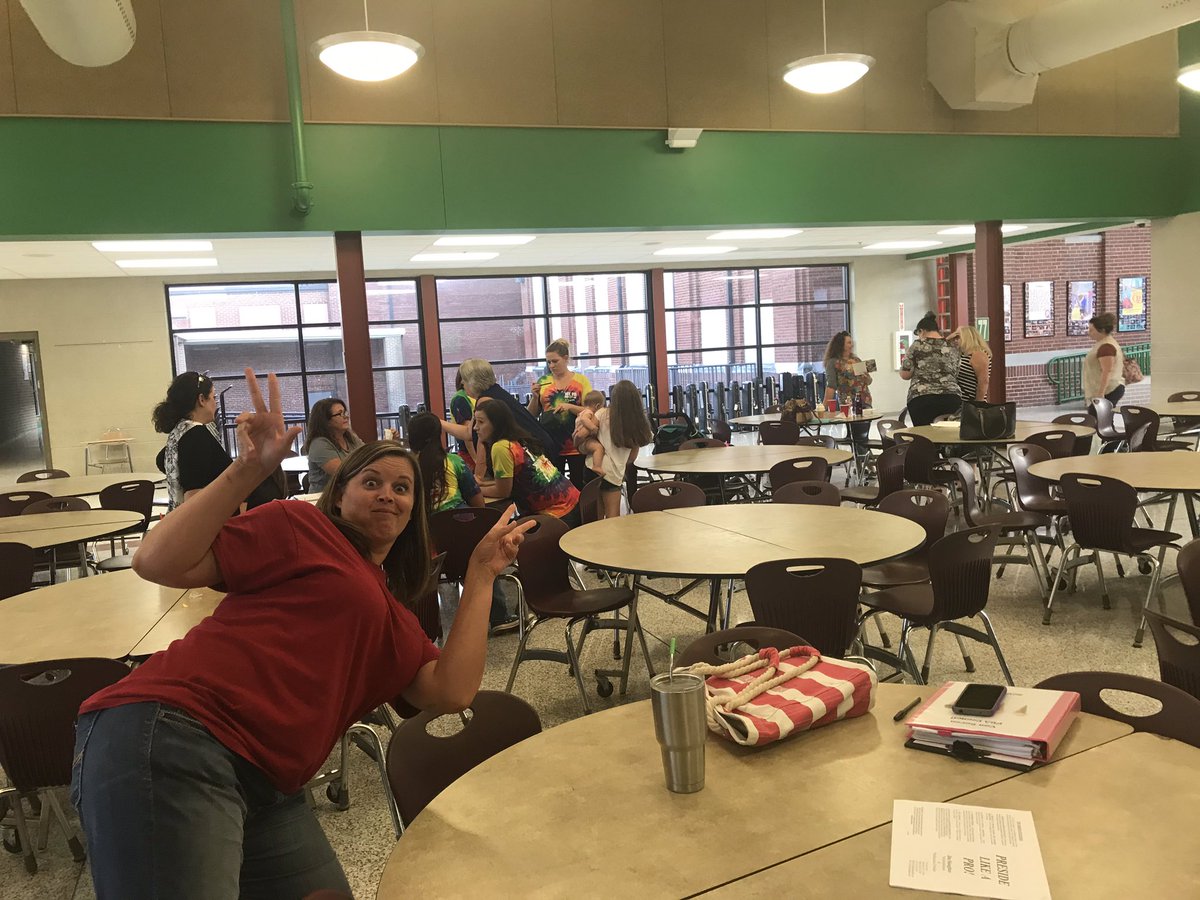 OSESPTA's tweet photo. Thank you @ButterfieldTMS for letting all the  VB Pta’s meet here tonight!! It was great having all the different School PTA’s get together for some training and talk about ways to help make our schools better!! #PointerPride https://t.co/kaYRBG5bZ6