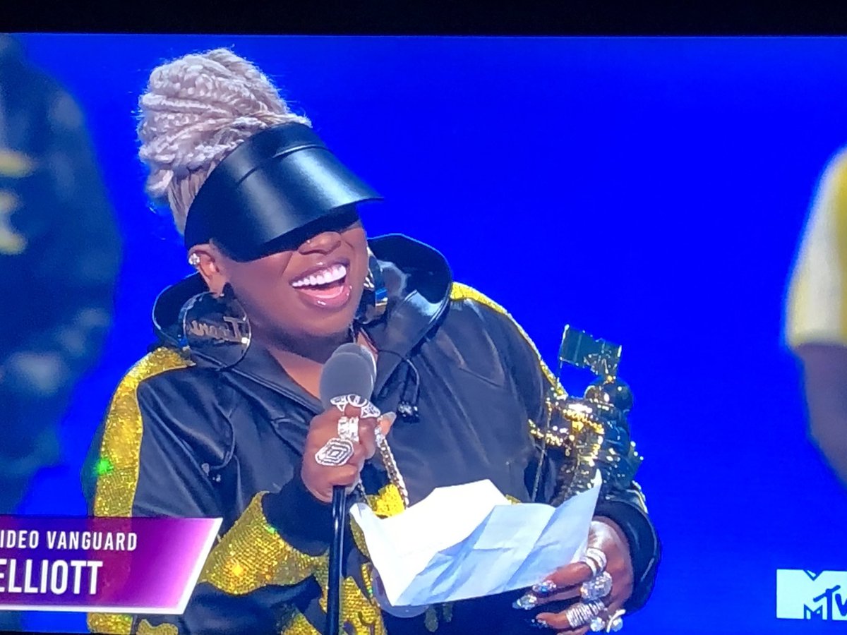 tiffdavs's tweet photo. THE OG FOR REAL 💛💛💛

#missy #missyelliot #blacktwitter #vmas https://t.co/5eVPZSgZnY