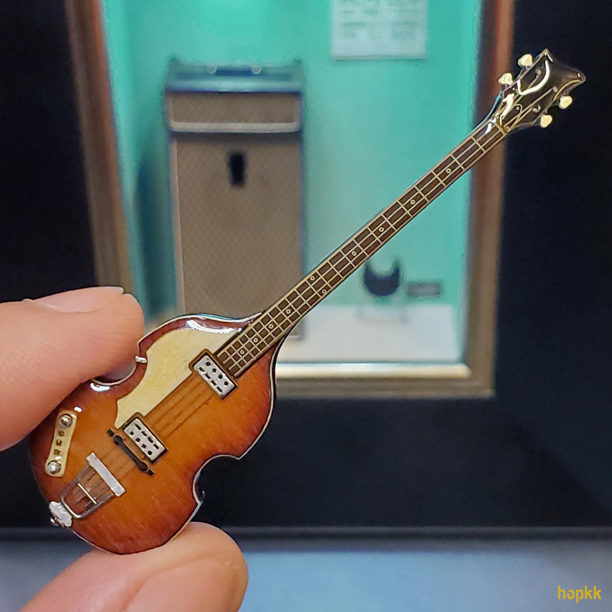 giftboox's tweet photo. Let's back to the 1963...
➤ https://t.co/7rzx7Bu5XA

#hopkk #craft #miniature #guitar #musician #music #stringplayer #musiclovers #guitars #musicfan #band #electricguitar  #bassplayer #bass #beatles #paulmccartney #pin #decor #men https://t.co/2FvNH2CrHu
