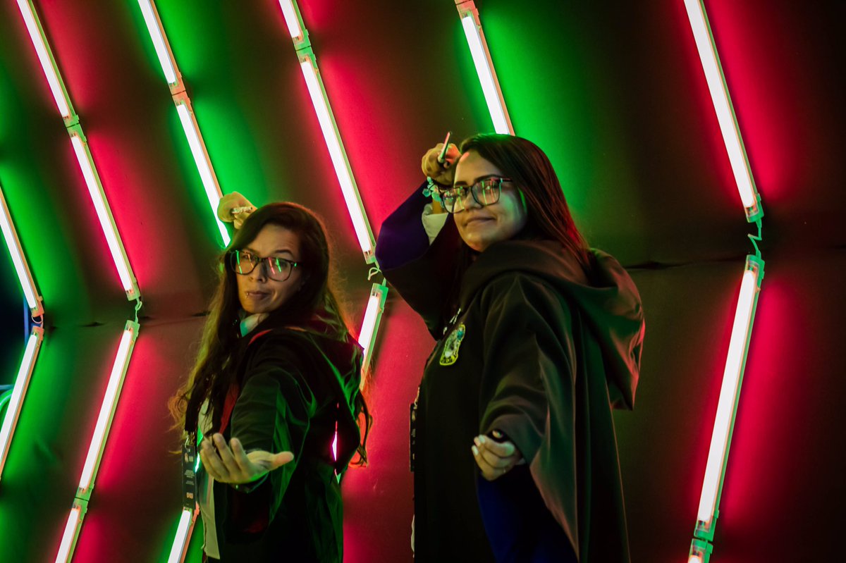 MoReNaXo18's tweet photo. Gente, Panama es chiquito y voy a necesitar su ayuda para hacer llegar estas fotos a sus dueños ... con un par de rt vamos a ver si los encontramos  #ComicConPanama2019 https://t.co/axnBKUJN3y