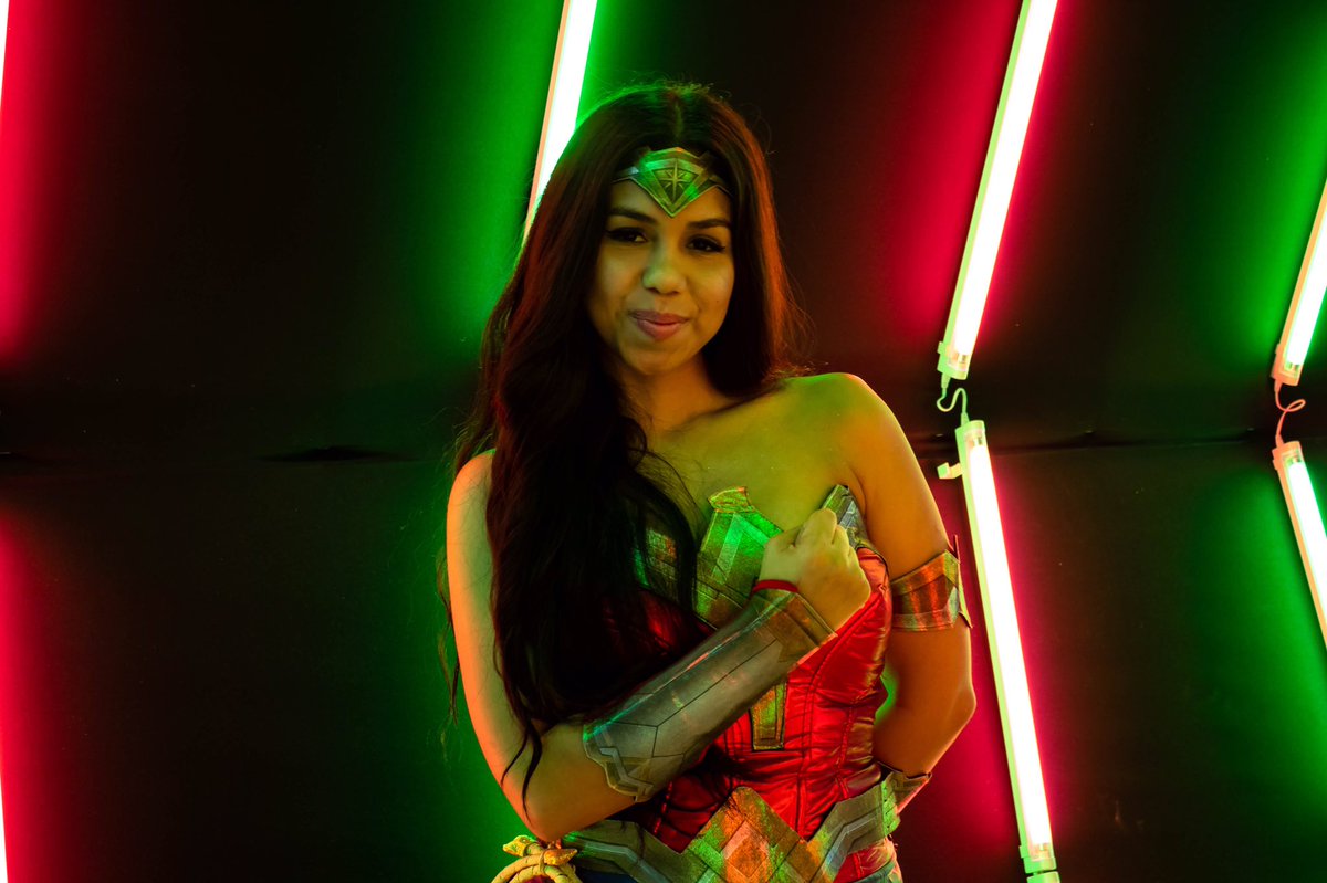 MoReNaXo18's tweet photo. Gente, Panama es chiquito y voy a necesitar su ayuda para hacer llegar estas fotos a sus dueños ... con un par de rt vamos a ver si los encontramos  #ComicConPanama2019 https://t.co/axnBKUJN3y
