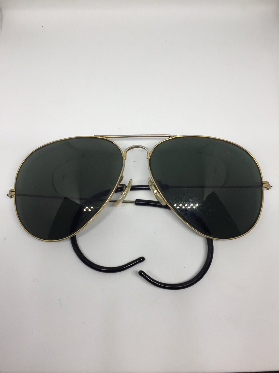 raziazi's tweet photo. ForSale Rayban Aviator Classic BL USA https://t.co/IHruDM2iSi
