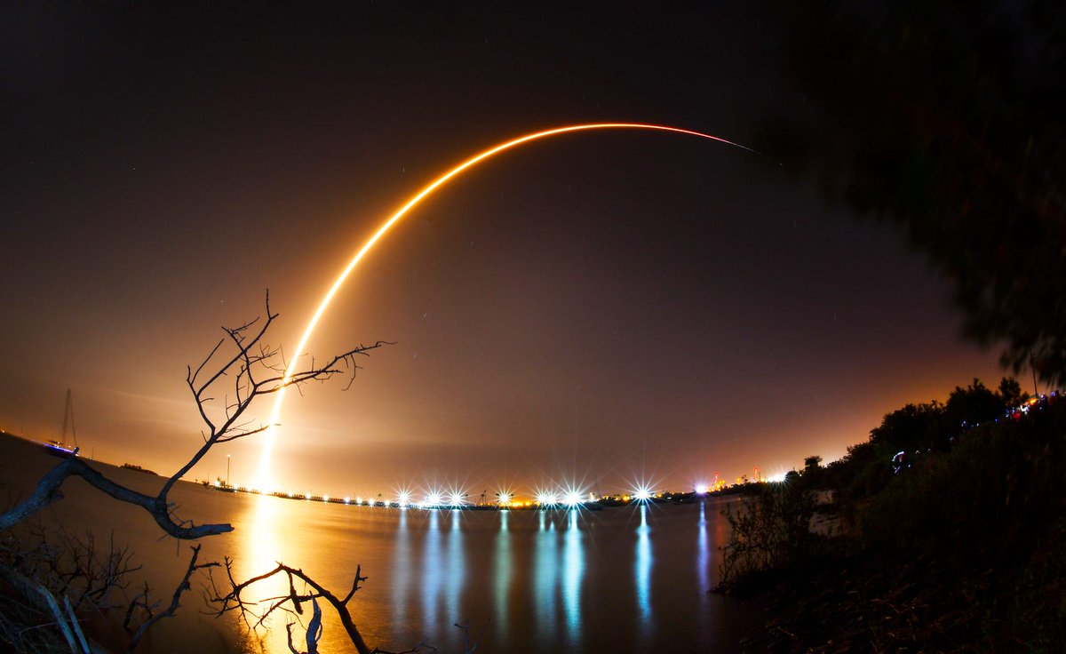 KevOCarlson's tweet photo. This is a 155 second time exposure of the SpaceX Falcon 9 rocket launching from Cape Canaveral Air Force Station's Launch Complex 40, Feb. 21, 2019. The rocket is carrying an Indonesian Nusantara Satu communications satellite and a secondary payload, 

1/2 https://t.co/oFV0vMxJsz