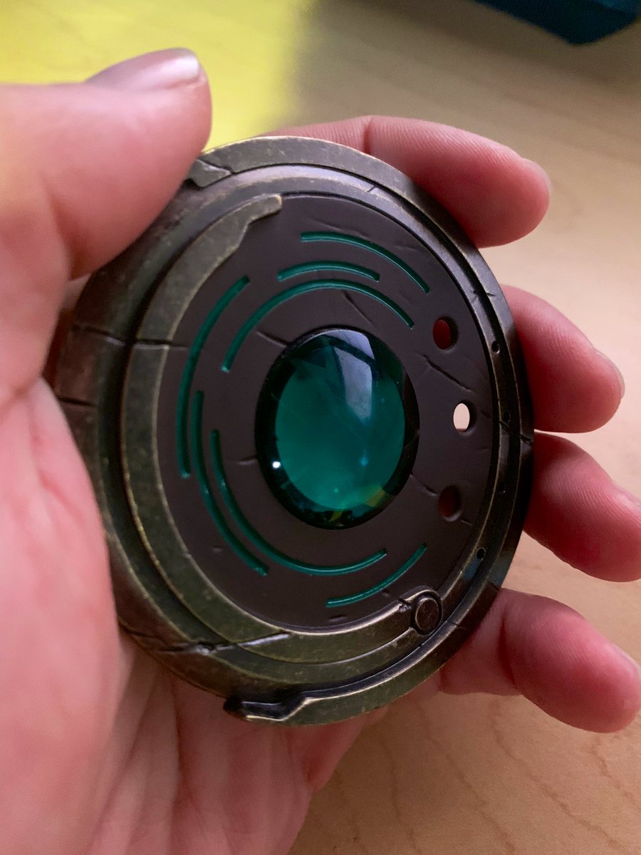 gibsonfilms's tweet photo. This unusual coin is warm to the touch and vibrates gently in my hand...
#WhereisCJ https://t.co/mCKxckSnZb