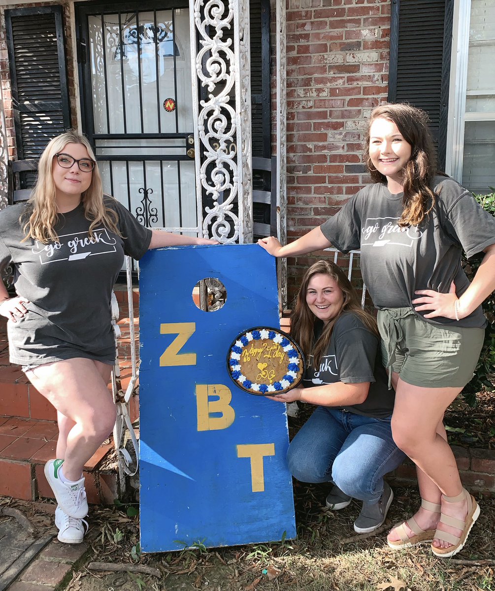 Thank you to the ladies of <a href="/DG_Memphis/">Memphis Delta Gamma</a> for spoiling us with some sweet treats today. We hope that everyone had a great first day back!