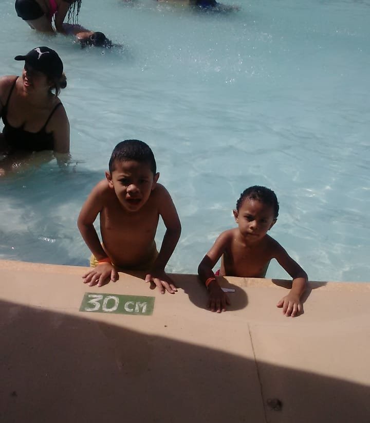 SantieIbrahim's tweet photo. CC // Piscina https://t.co/HErPY8nILZ
