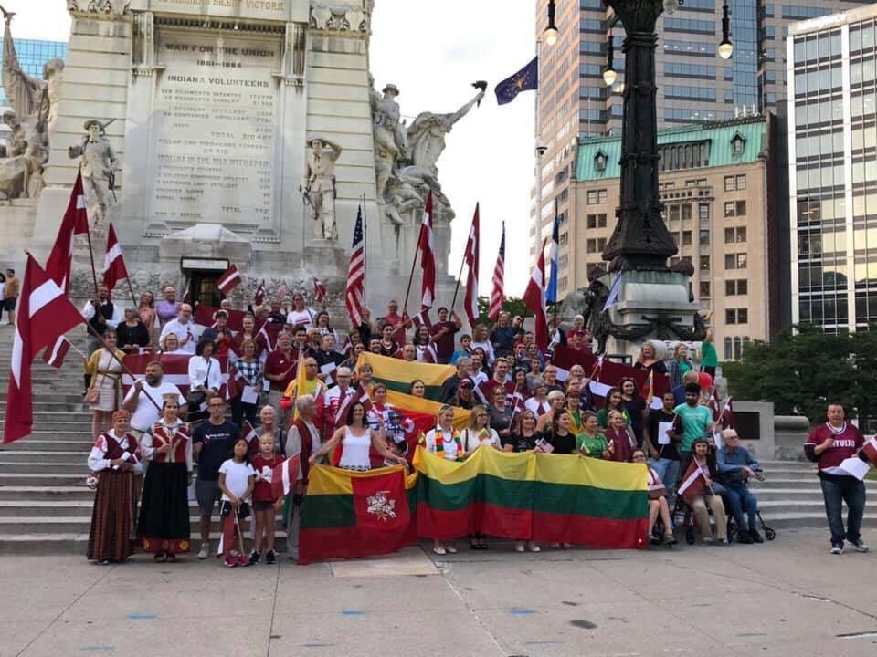 Latvia_USA's tweet photo. #BalticWay30 commemoration in Indianapolis, IN - @IPLPower building in the colors of #Latvia 🇱🇻, #Estonia 🇪🇪 and #Lithuania 🇱🇹. Photo credit: Solveiga Hendersone. https://t.co/Uq6038fQdN