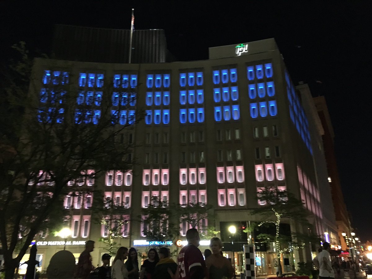 Latvia_USA's tweet photo. #BalticWay30 commemoration in Indianapolis, IN - @IPLPower building in the colors of #Latvia 🇱🇻, #Estonia 🇪🇪 and #Lithuania 🇱🇹. Photo credit: Solveiga Hendersone. https://t.co/Uq6038fQdN