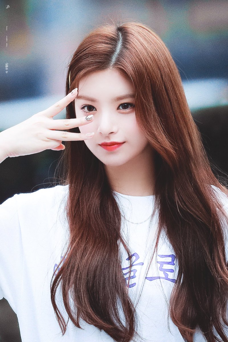 luxury1229's tweet photo. 190823 #왕이런 #이런 #王怡人 #yiren https://t.co/XmQP70mNbu