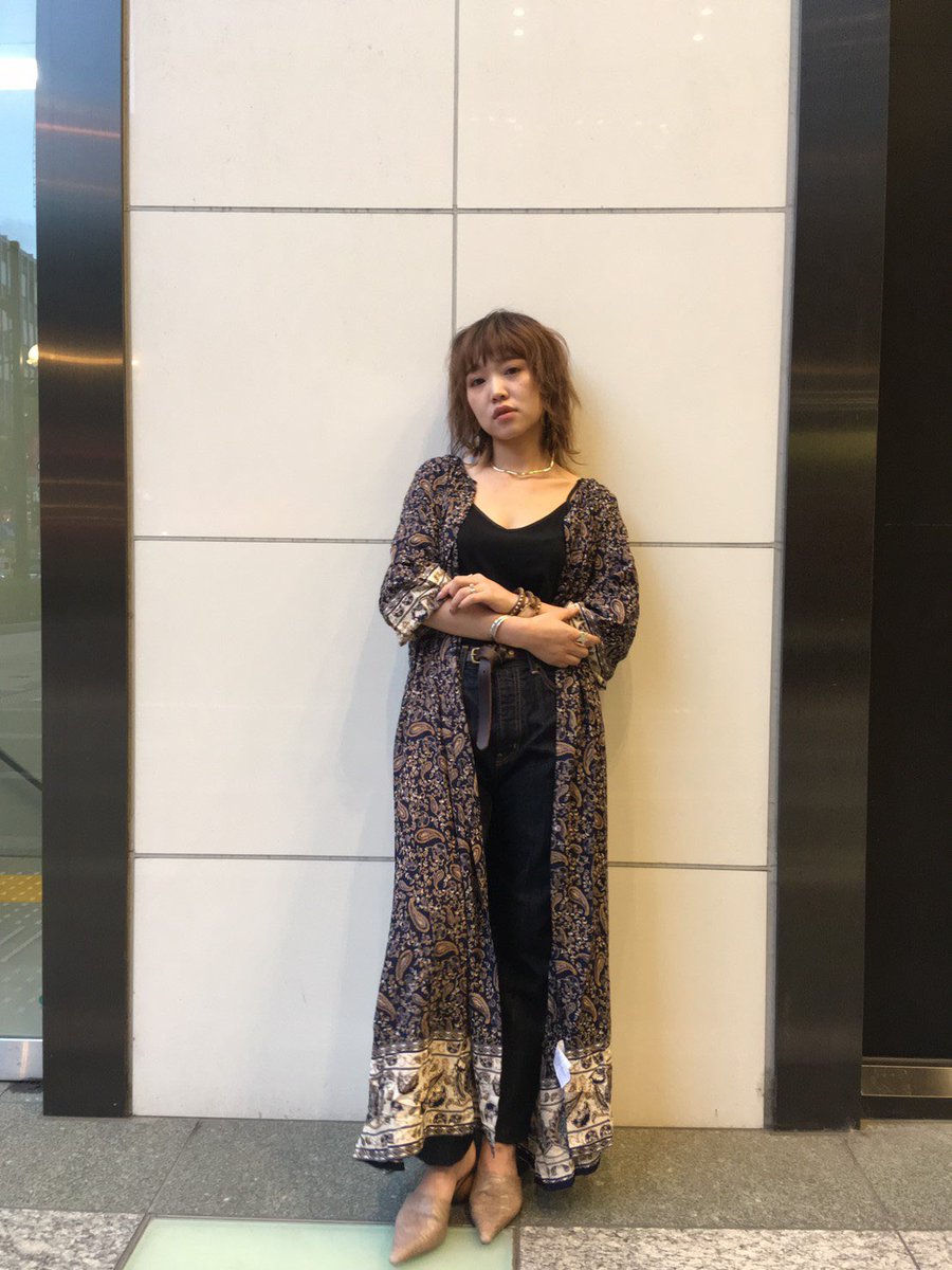 Ungrid札幌pivot店 ロングガウン特集 ペイズリープリントロングガウン コットンロングガウン フラワーボリュームガウンワンピース 一枚羽織るだけでおしゃれにキマるアイテムといえば ロングガウン 今なら二点以上お買い上げで10 Offなので 今