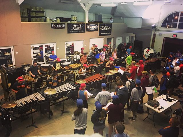 We ended our day with the pit performing a chunk of “Oye Tu Conga” for the battery 💃🎶