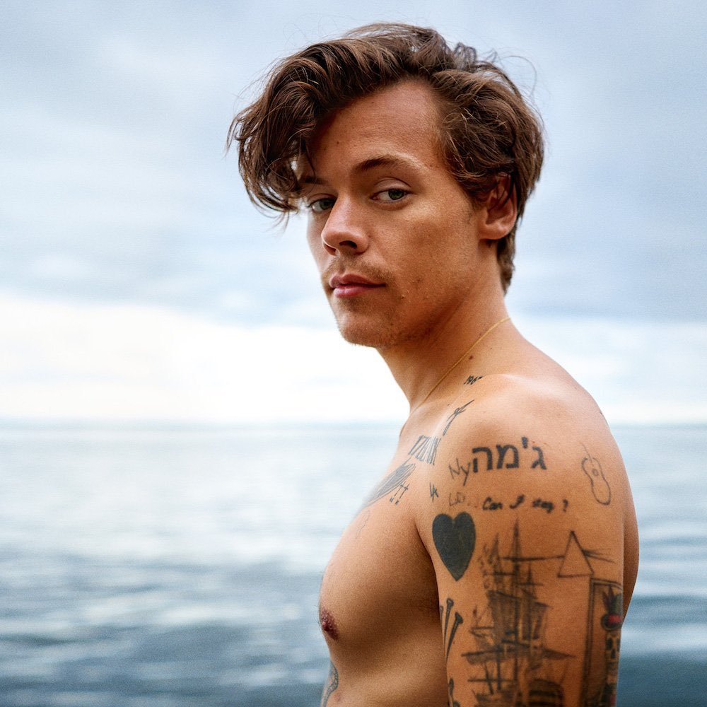 PopBase's tweet photo. Harry Styles tells Rolling Stone his upcoming second studio album is all about having sex and feeling sad. #HS2 https://t.co/c2mSWnxApu