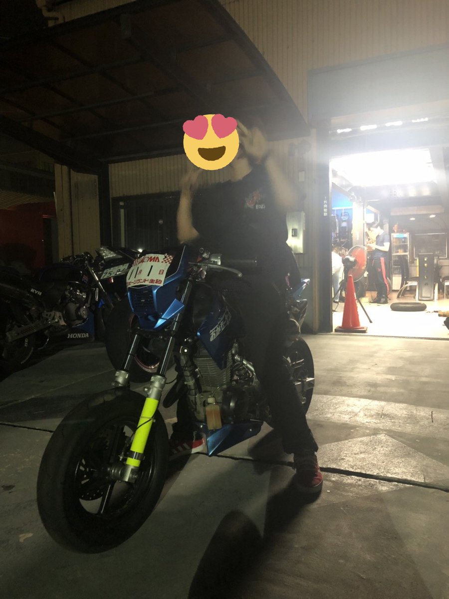 ninja_110's tweet photo. 昨日やっと、XR100納車〜😍
大事に乗ります！その前に怪我治します😚
楽しみすぎぃ〜！最高⤴︎︎︎︎︎⤴︎︎︎︎︎

あやちん、譲ってくれてありがとう🐳♪ https://t.co/n839T0gfG3
